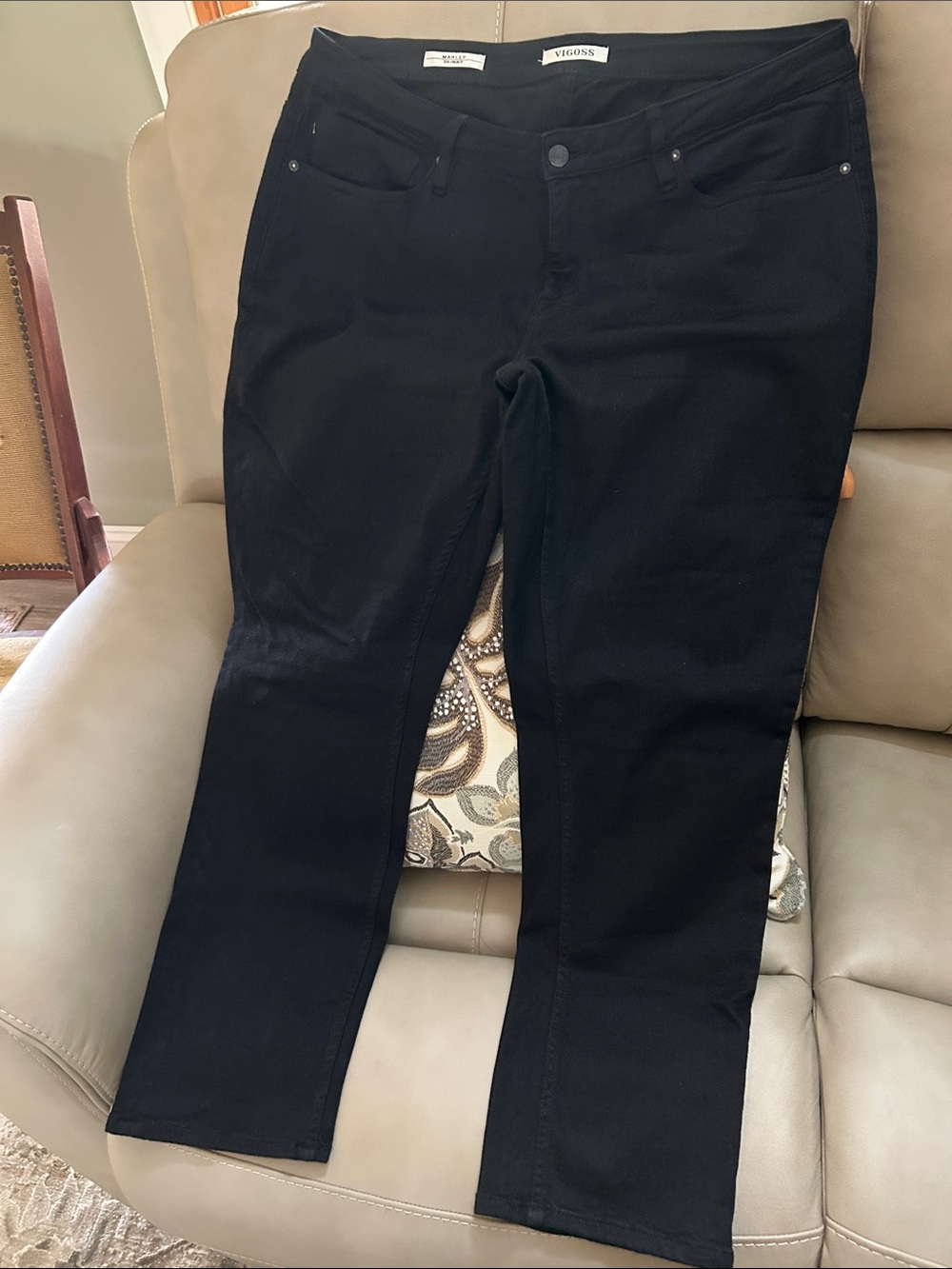 Vigoss Black Straight Leg Women’s Jeans
